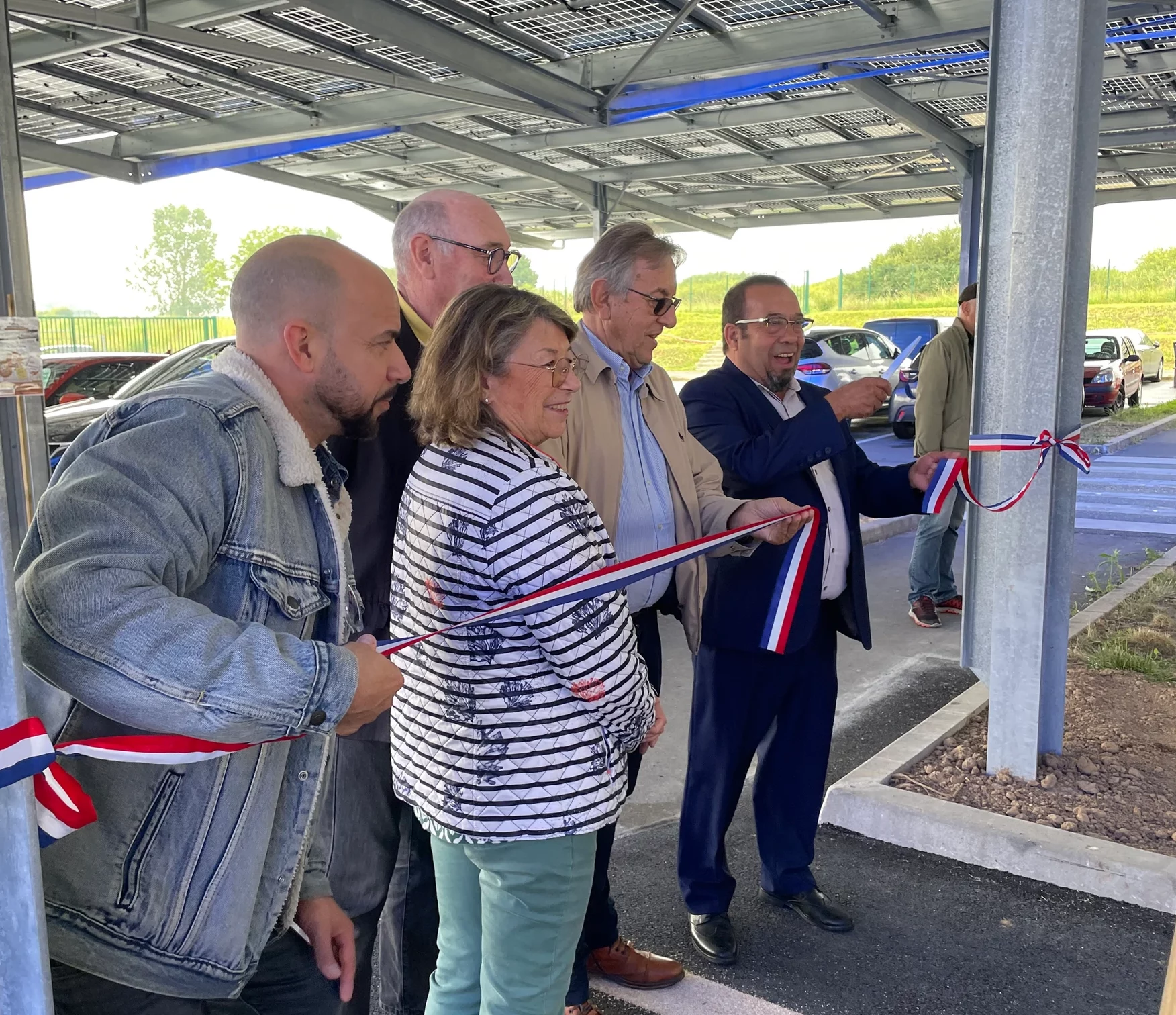 Inauguration des ombrières Developp'Sun sur le parking du Intermarché