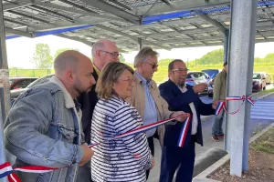 Inauguration des ombrières Developp'Sun sur le parking du Intermarché