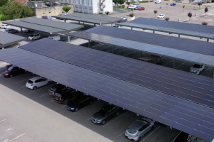 Ombrières solaires Developp'Sun pour décarboner l'industrie